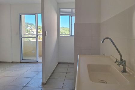 Cozinha de apartamento para alugar com 2 quartos, 46m² em Rio do Ouro, São Gonçalo