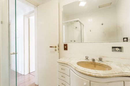 Banheiro de apartamento para alugar com 1 quarto, 54m² em Vila Olímpia, São Paulo