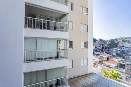 Apartamento para alugar com 70m², 2 quartos e 2 vagas Apartamento para alugar com 70m², 2 quartos e 2 vagasVista Área de serviço e varanda