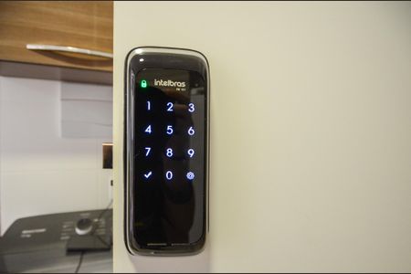 Apartamento para alugar com 35m², 2 quartos e sem vaga Apartamento para alugar com 35m², 2 quartos e sem vagaFechadura eletrônica