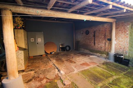 Garagem de casa à venda com 2 quartos, 56m² em Cristal, Porto Alegre