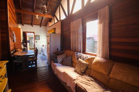 Sala de casa à venda com 2 quartos, 56m² em Cristal, Porto Alegre