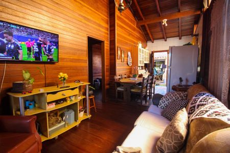 Sala de casa à venda com 2 quartos, 56m² em Cristal, Porto Alegre