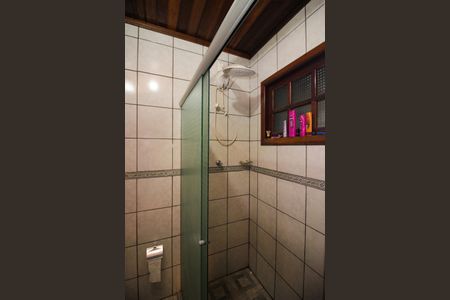 Banheiro de casa à venda com 2 quartos, 56m² em Cristal, Porto Alegre