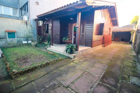 Quintal de casa à venda com 2 quartos, 56m² em Cristal, Porto Alegre