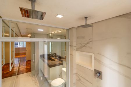 Banheiro da Suíte de apartamento para alugar com 2 quartos, 140m² em Cerqueira César, São Paulo
