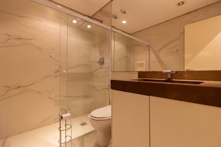 Banheiro de apartamento para alugar com 2 quartos, 140m² em Cerqueira César, São Paulo