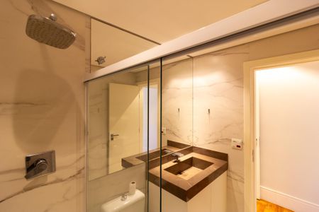 Banheiro de apartamento para alugar com 2 quartos, 140m² em Cerqueira César, São Paulo