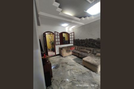 Casa à venda com 3 quartos, 130m² em Carajás, Contagem