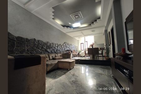 Casa à venda com 3 quartos, 130m² em Carajás, Contagem