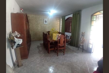 Casa à venda com 4 quartos, 300m² em Pedra Azul, Contagem
