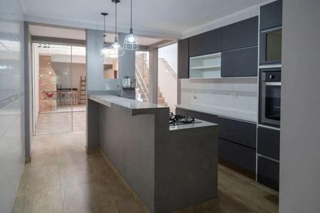 Casa à venda com 4 quartos, 193m² em Centro, Guarulhos