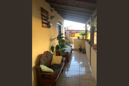 Casa à venda com 4 quartos, 360m² em Pedra Azul, Contagem