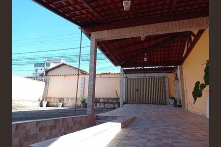 Casa à venda com 3 quartos, 200m² em Pedra Azul, Contagem