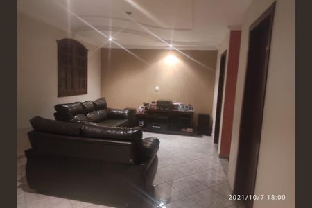 Casa à venda com 4 quartos, 150m² em Parque Xangri-Lá, Contagem