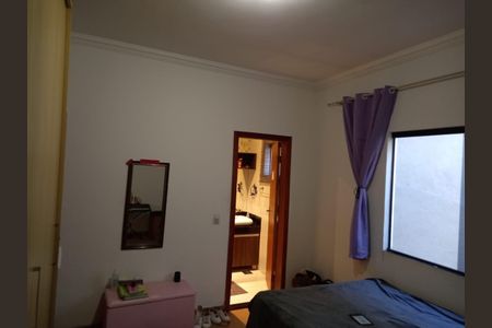 Casa à venda com 3 quartos, 220m² em Carajás, Contagem