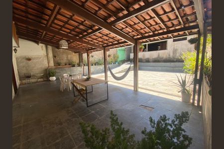 Casa à venda com 415m², 4 quartos e sem vaga