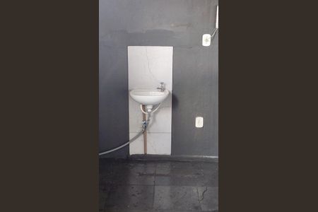 Casa para alugar com 240m², 2 quartos e sem vaga