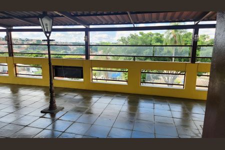 Casa para alugar com 240m², 2 quartos e sem vaga