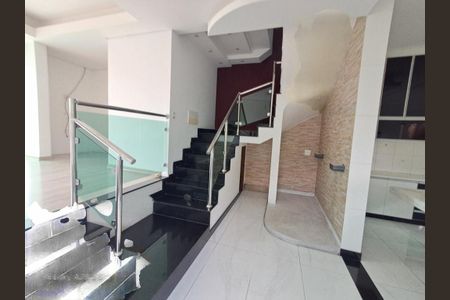 Casa à venda com 250m², 3 quartos e 2 vagas
