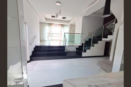 Casa à venda com 3 quartos, 250m² em Pedra Azul, Contagem