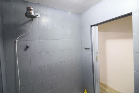 Banheiro de casa para alugar com 2 quartos, 75m² em Vila Osasco, Osasco