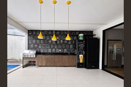 Casa à venda com 3 quartos, 323m² em Suru, Barueri