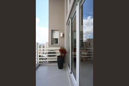 Studio à venda com 85m², 1 quarto e 2 vagas Studio à venda com 85m², 1 quarto e 2 vagasvaranda