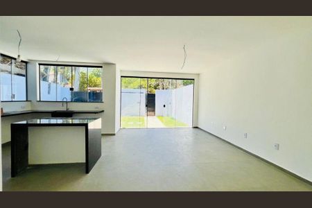 Casa à venda com 2 quartos, 117m² em Engenho Do Mato, Niterói