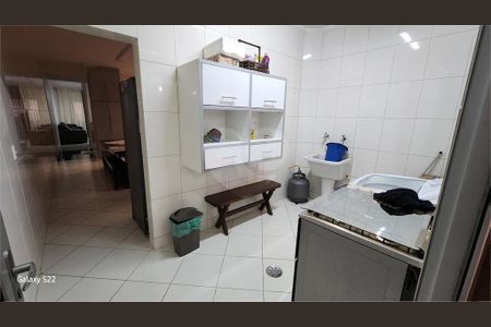 Casa à venda com 230m², 3 quartos e 2 vagas