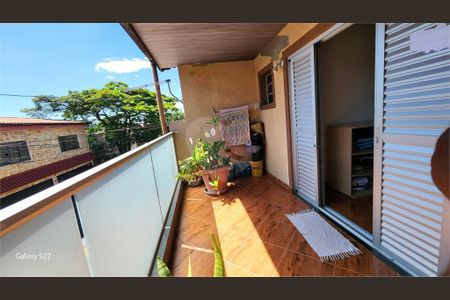 Casa à venda com 230m², 3 quartos e 2 vagas