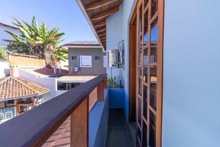 Casa de condomínio para alugar com 360m², 5 quartos e 5 vagas Casa de condomínio para alugar com 360m², 5 quartos e 5 vagasVaranda do Quarto 5 - Suíte master