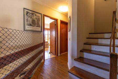 Casa de condomínio para alugar com 360m², 5 quartos e 5 vagas Casa de condomínio para alugar com 360m², 5 quartos e 5 vagasCorredor