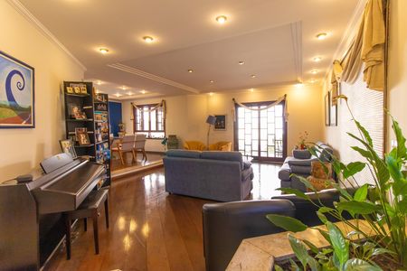 Casa de condomínio para alugar com 360m², 5 quartos e 5 vagas Casa de condomínio para alugar com 360m², 5 quartos e 5 vagasSalas 1 e 2