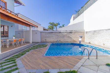 Casa de condomínio para alugar com 360m², 5 quartos e 5 vagas Casa de condomínio para alugar com 360m², 5 quartos e 5 vagasÁrea da piscina