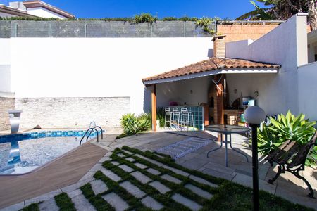 Casa de condomínio para alugar com 360m², 5 quartos e 5 vagas Casa de condomínio para alugar com 360m², 5 quartos e 5 vagasÁrea da piscina