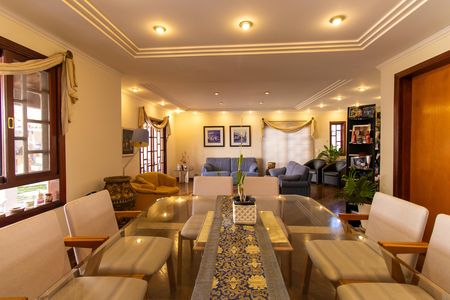 Casa de condomínio para alugar com 360m², 5 quartos e 5 vagas Casa de condomínio para alugar com 360m², 5 quartos e 5 vagasSalas 1 e 2