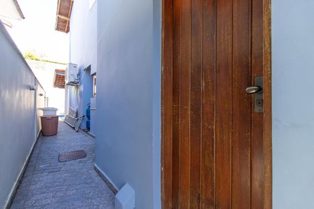 Casa de condomínio para alugar com 360m², 5 quartos e 5 vagas Casa de condomínio para alugar com 360m², 5 quartos e 5 vagasCorredor lateral