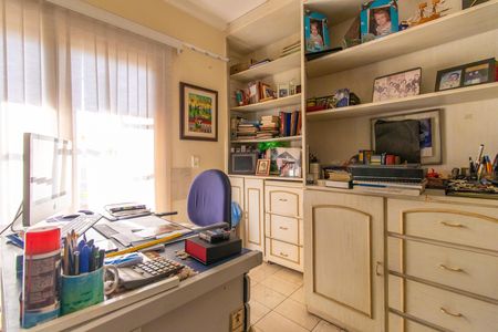 Casa de condomínio para alugar com 360m², 5 quartos e 5 vagas Casa de condomínio para alugar com 360m², 5 quartos e 5 vagasEscritório