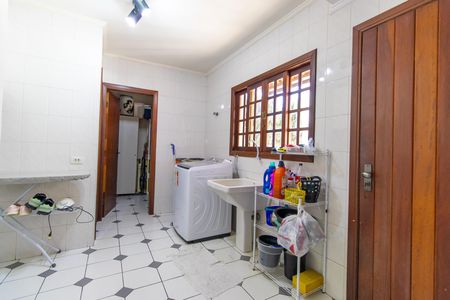 Casa de condomínio para alugar com 360m², 5 quartos e 5 vagas Casa de condomínio para alugar com 360m², 5 quartos e 5 vagasDependências da area de serviço