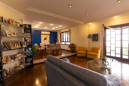 Casa de condomínio para alugar com 360m², 5 quartos e 5 vagas Casa de condomínio para alugar com 360m², 5 quartos e 5 vagasSalas 1 e 2