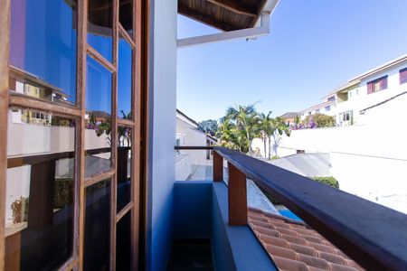 Casa de condomínio para alugar com 360m², 5 quartos e 5 vagas Casa de condomínio para alugar com 360m², 5 quartos e 5 vagasVaranda do Quarto 5 - Suíte master