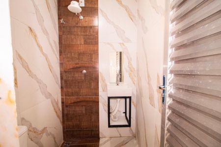 Banheiro  de kitnet/studio para alugar com 1 quarto, 12m² em Aparecida 7ª Seção, Belo Horizonte