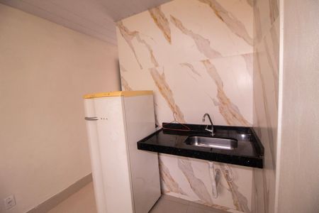 Cozinha de kitnet/studio para alugar com 1 quarto, 12m² em Aparecida 7ª Seção, Belo Horizonte