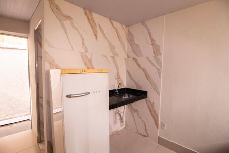 Cozinha de kitnet/studio para alugar com 1 quarto, 12m² em Aparecida 7ª Seção, Belo Horizonte