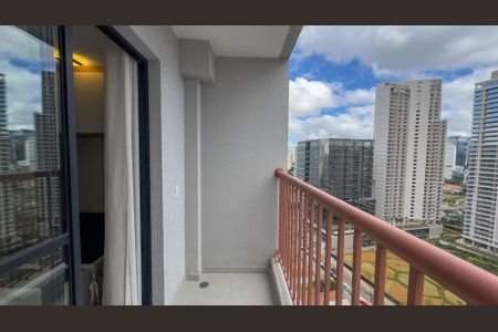 Sacada de kitnet/studio para alugar com 1 quarto, 25m² em Jardim das Acacias, São Paulo