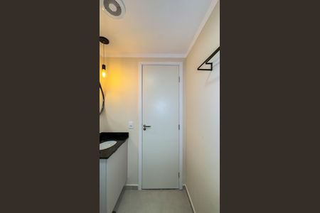Banheiro de kitnet/studio para alugar com 1 quarto, 25m² em Jardim das Acacias, São Paulo