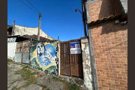 Casa para alugar com 70m², 2 quartos e sem vagaFachada + placa