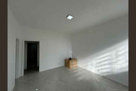 Sala de casa para alugar com 2 quartos, 70m² em Encantado, Rio de Janeiro