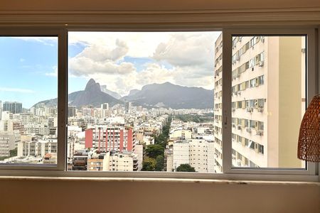 Apartamento à venda com 78m², 2 quartos e 1 vaga